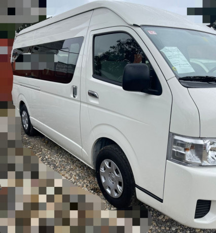 toyota-hiace-big-4